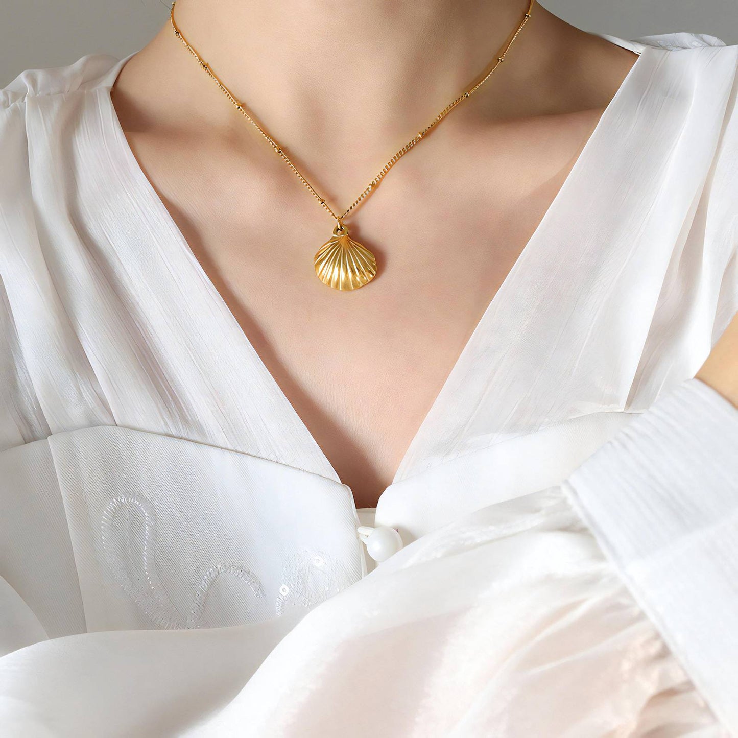 18K Gold Plated Stainless Steel, Seashell necklace, Intensity