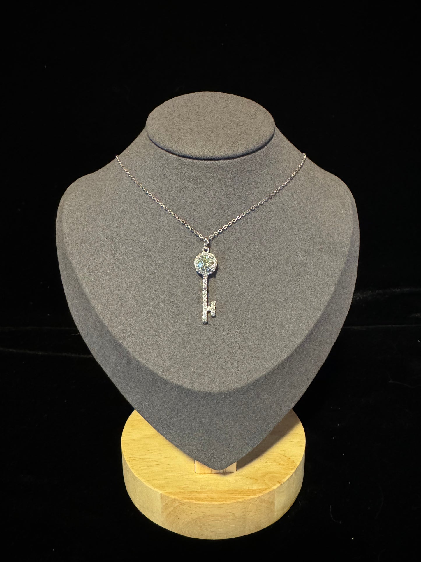 Exquisite Key-Shaped Pendant with Green/Blue Moissanite Diamond, Sterling Silver